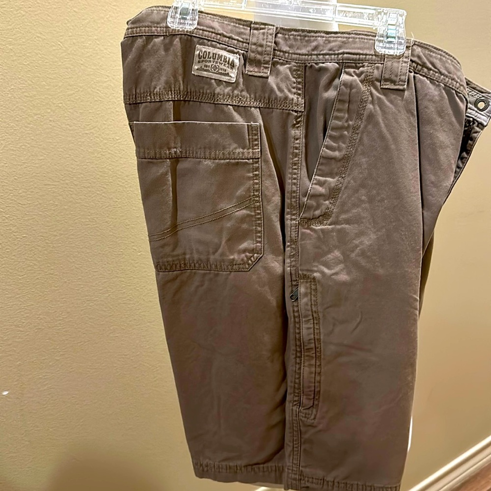 Columbia Men’s Shorts with zipper pockets